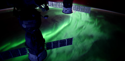 شفق قطبی خیره کننده از فضا