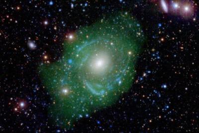 کهکشان «فرانکشتاین» UGC 1382 ستاره شناسان را شگفت زده کرد