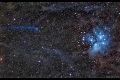 ملاقات دنباله‌دار آبی با ستاره‌های آبی‌