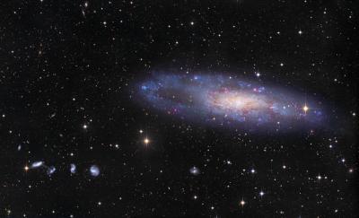 کهکشان NGC 247  و دوستان