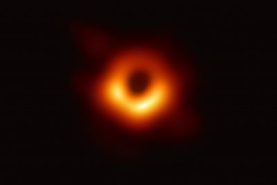 اولین دیدار با سیاهچاله