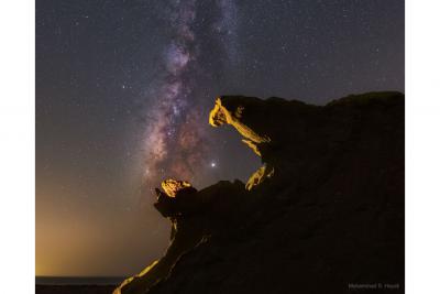 سیاره مشتری در کنار کهکشان‌راه‌شیری بر فراز خلیج فارس