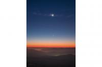 ماه و عطارد در آسمان لاس کامپاناس