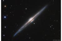 کهکشان NGC 4565 از لبه