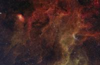 خوشه ستاره ای NGC 6871 و چند جرم بارنارد در صورت فلکی قو